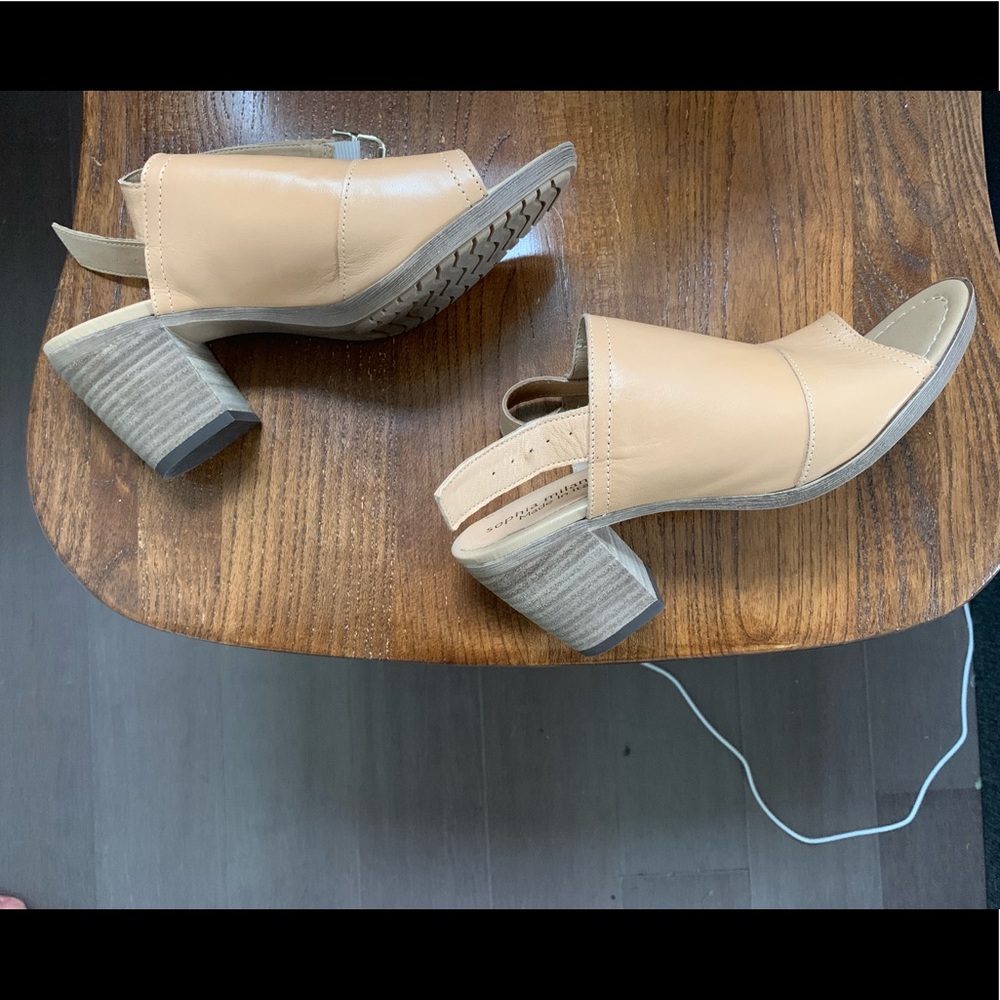 Nude heels women’s size 6, handmade in Italy